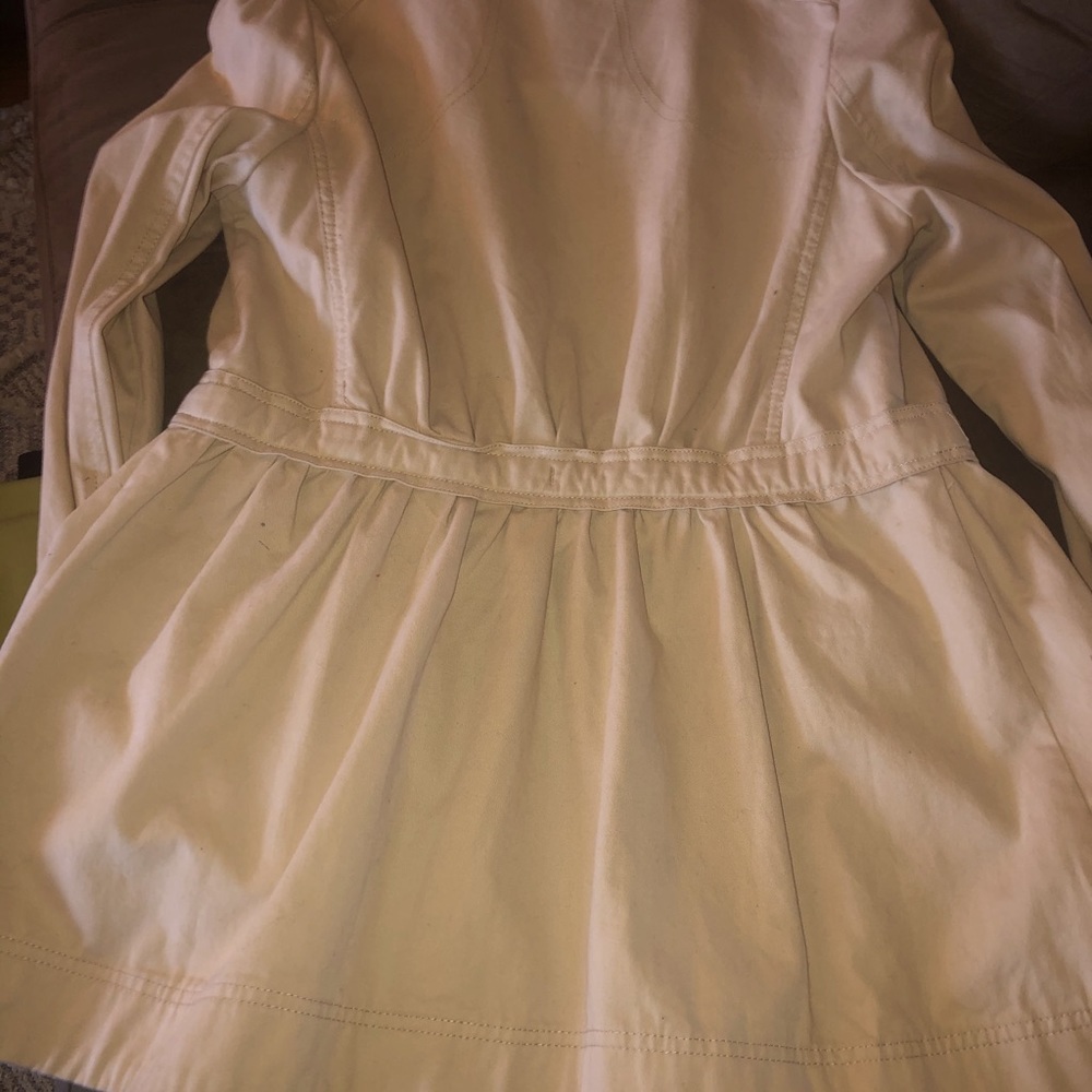 Short trench coat